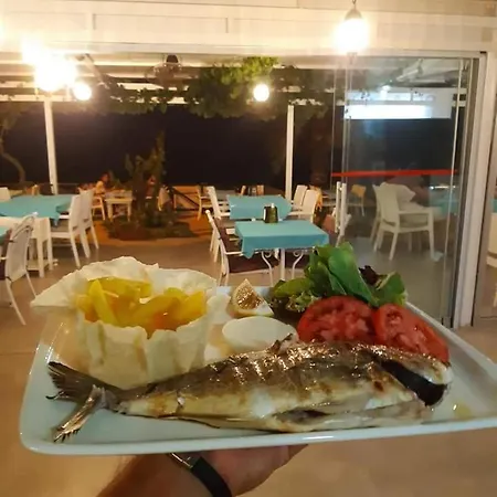 Oba 09 Restaurant-motel-beach فندق مبيت وإفطار